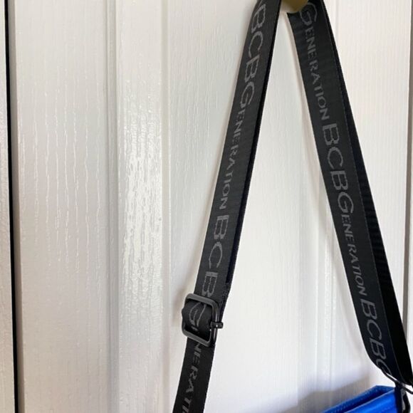 BCBG 2 IN 1 PUFFY ZIP TOP CROSSBODY SHOULDER BAG NWT INDIGO BLU - Picture 6 of 16